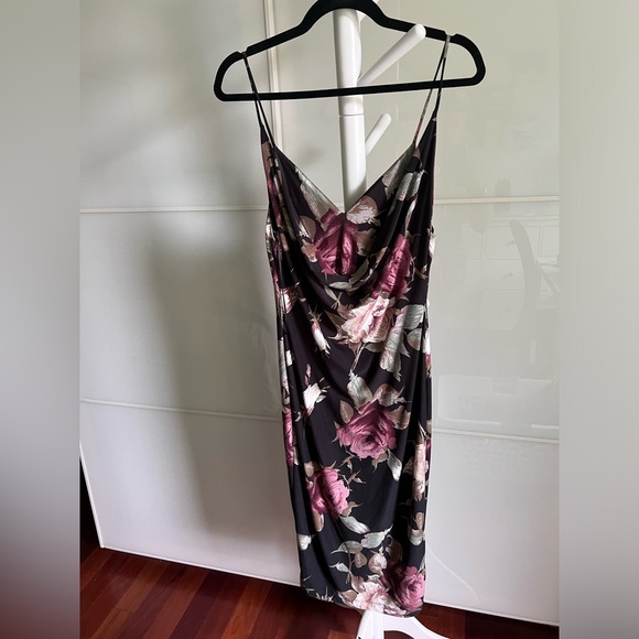 Floral dress - Picture 2 of 3